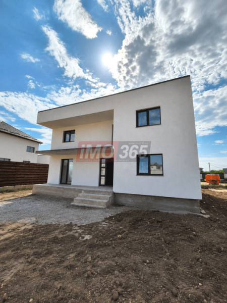 Casa P+1 cu 5 camere-3 bai - la 6km de Pitesti 
