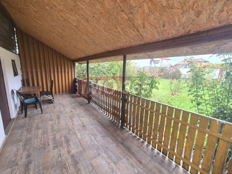 Casa  si anexe Slatioarele la 8km de Pitesti (10 minute)