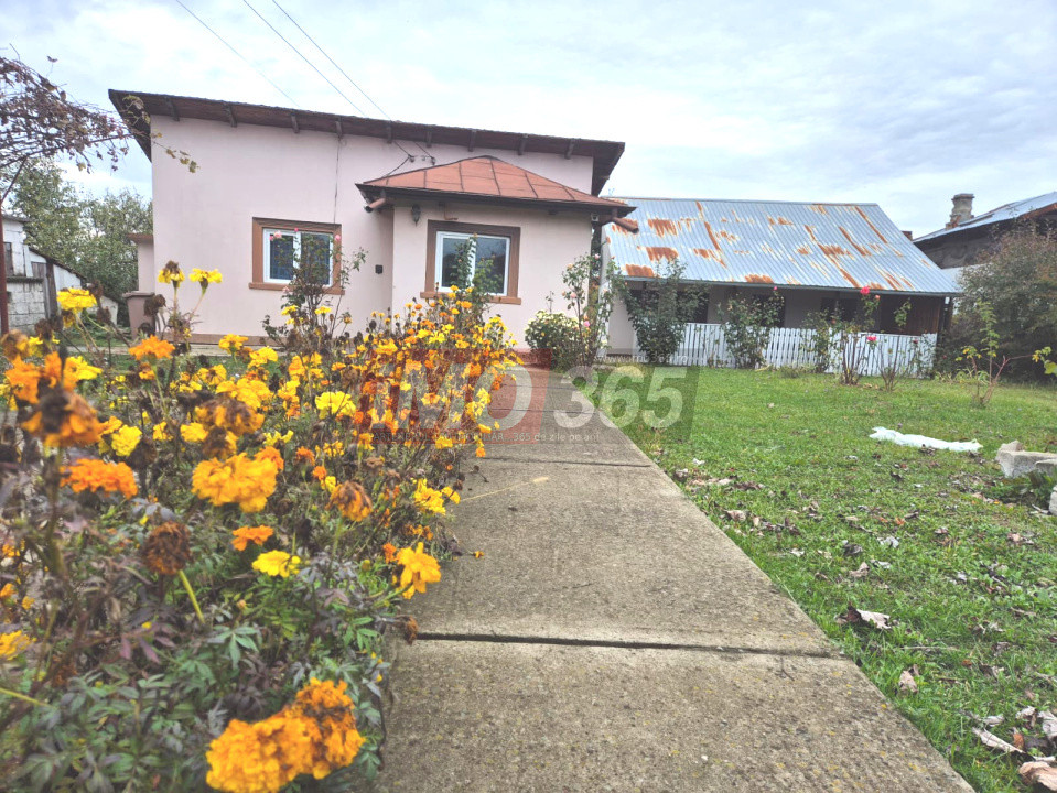 Casa  si anexe Slatioarele la 8km de Pitesti (10 minute)