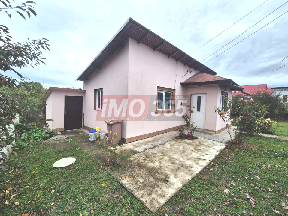 Casa  si anexe Slatioarele la 8km de Pitesti (10 minute)
