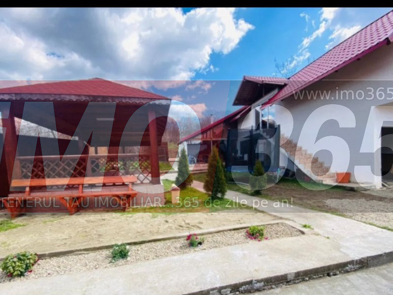 Vila/Casa 5 camere in apropiere de Mioveni